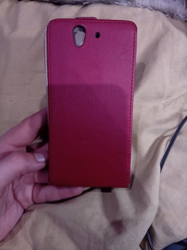 Etui na telefon.