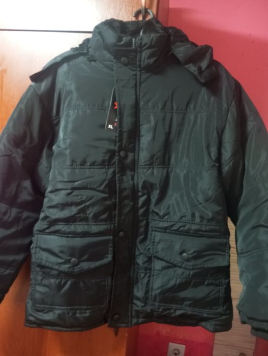 Зимова куртка чоловіча