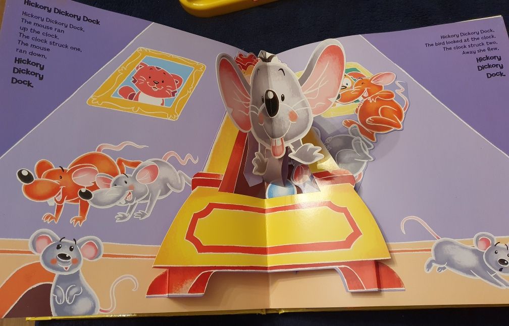 Pop up musical book Twinkle Winkle