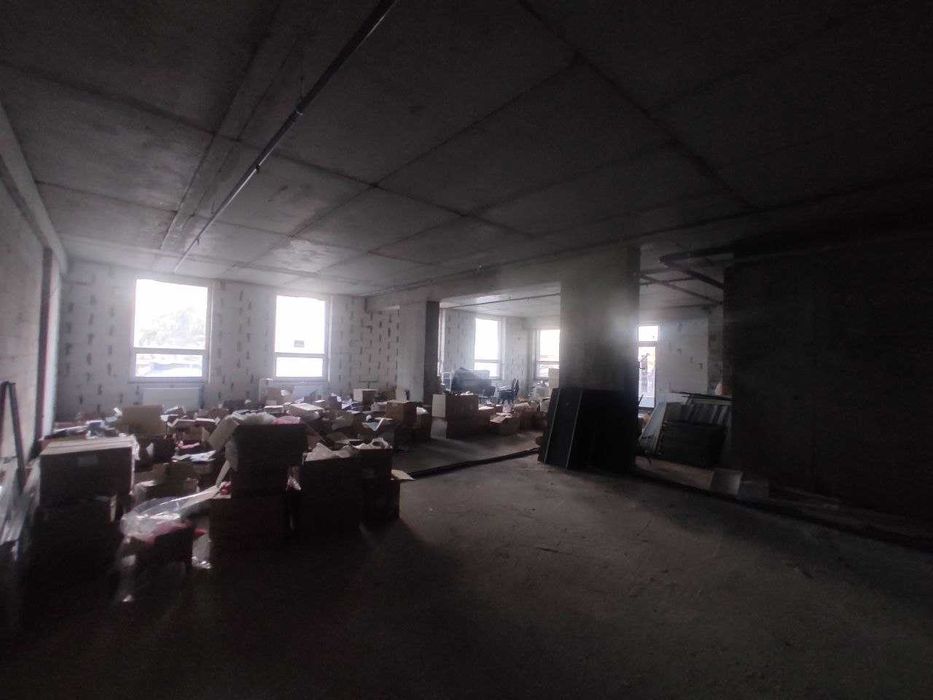 оренда приміщення 163 кв.м. в новому ТЦ поруч з Макдональдсом