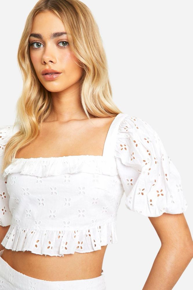 Кроп-топ білий з ажурною вишивкою Boohoo