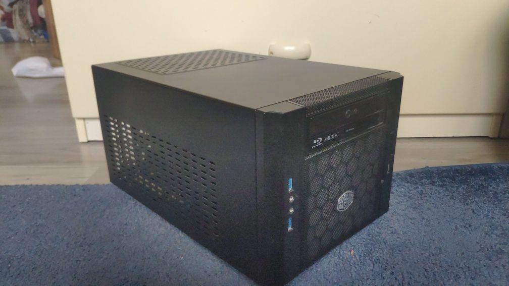 Komputer PC Intel i3 8Gb Cooler Master mITX