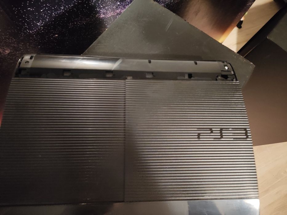 Sony PlayStation 3 Super Slim (PS3 Slim) model CECH-4304C
