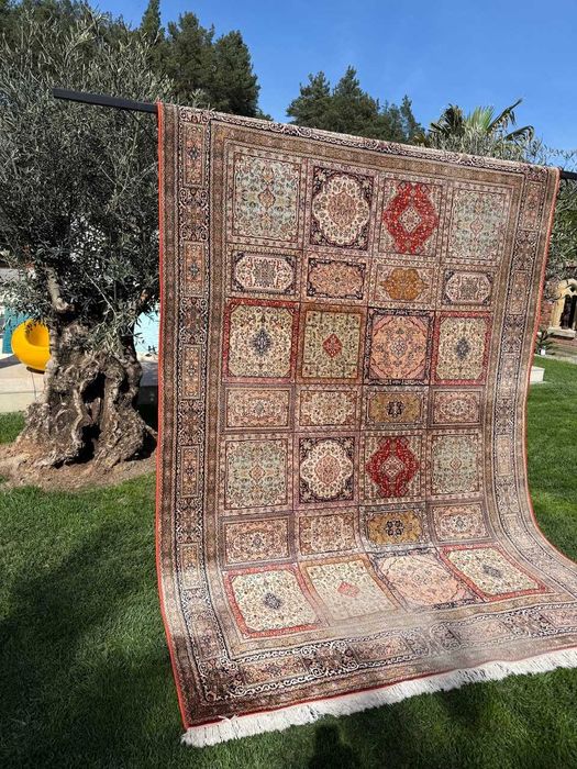 Vintage poprzecierany jedwabny dywan perski Ghoum 320x215 gal. 16 tyś