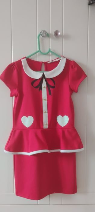 Mała czerwona z baskinką H&M 122/128 walentynki