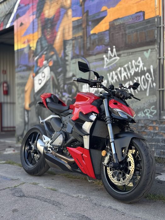 Ducati Streetfighter V2 2024