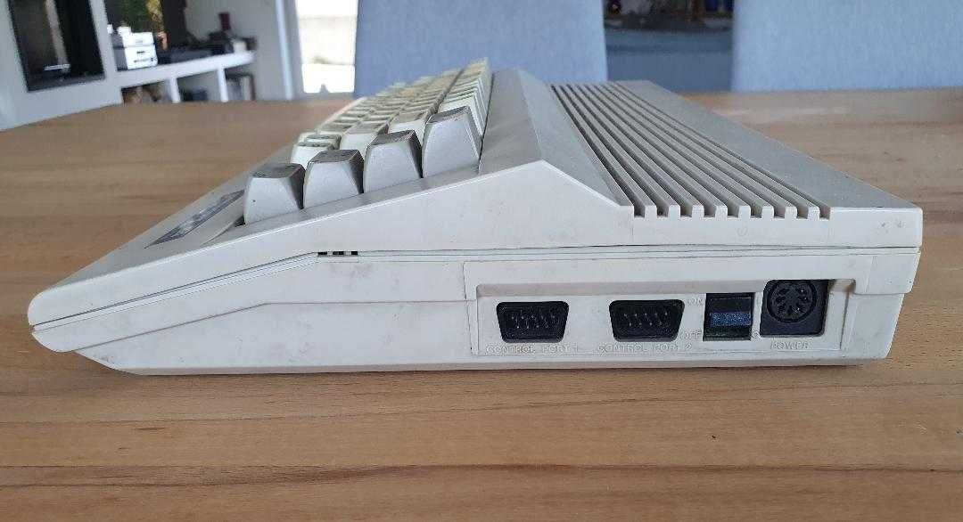 Commodore C64 - personal computer + Joystick