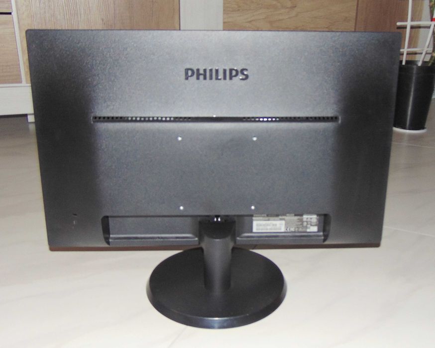 21,5" монітор Philips 223V5LSB/01. Бита матриця