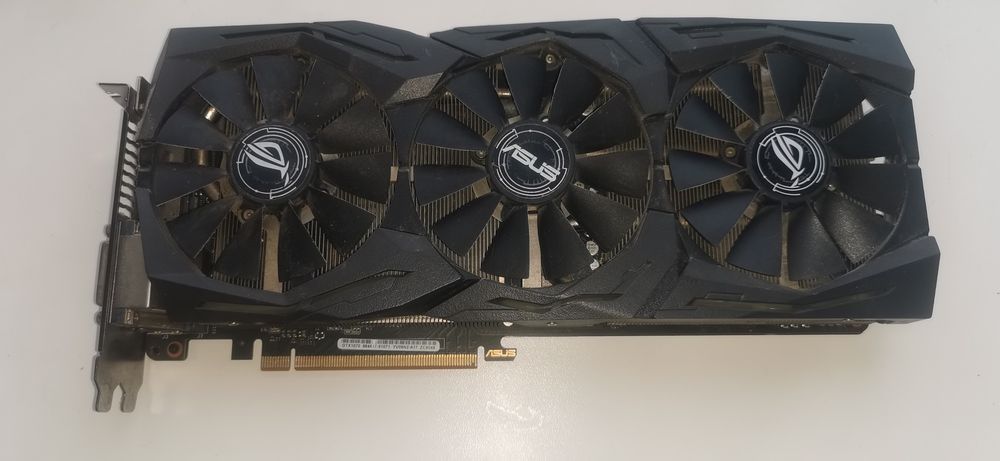 Видеокарта Asus  ROG STRIX 1070 8Gb