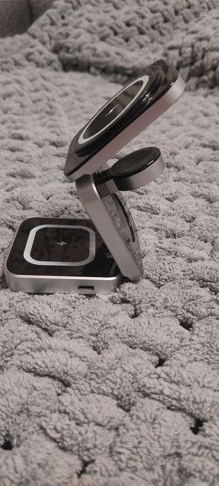 Розкладна магнітна док-станція  зарядний пристрій 3в1 для iPhone