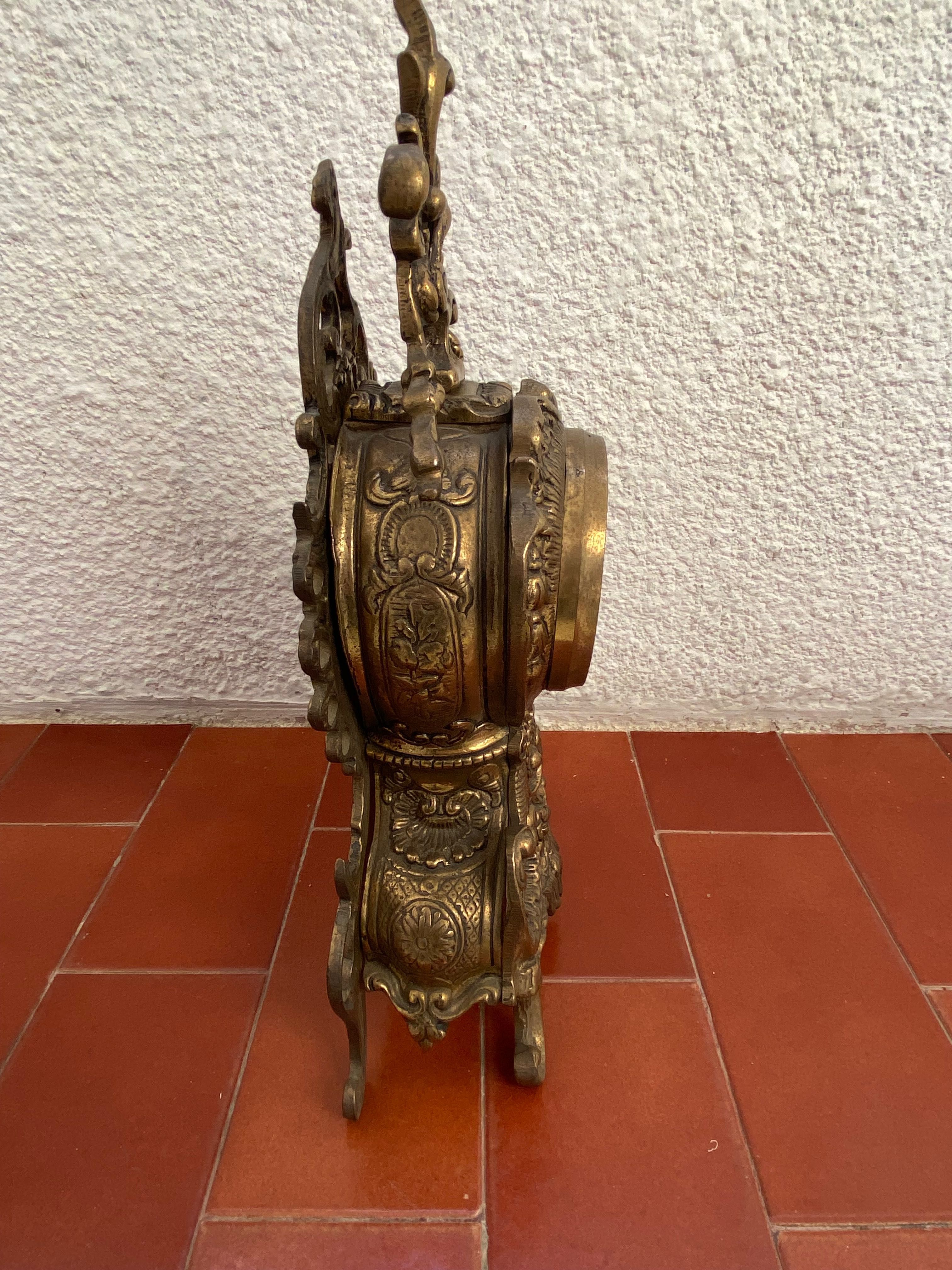 Relógio antigo de sala