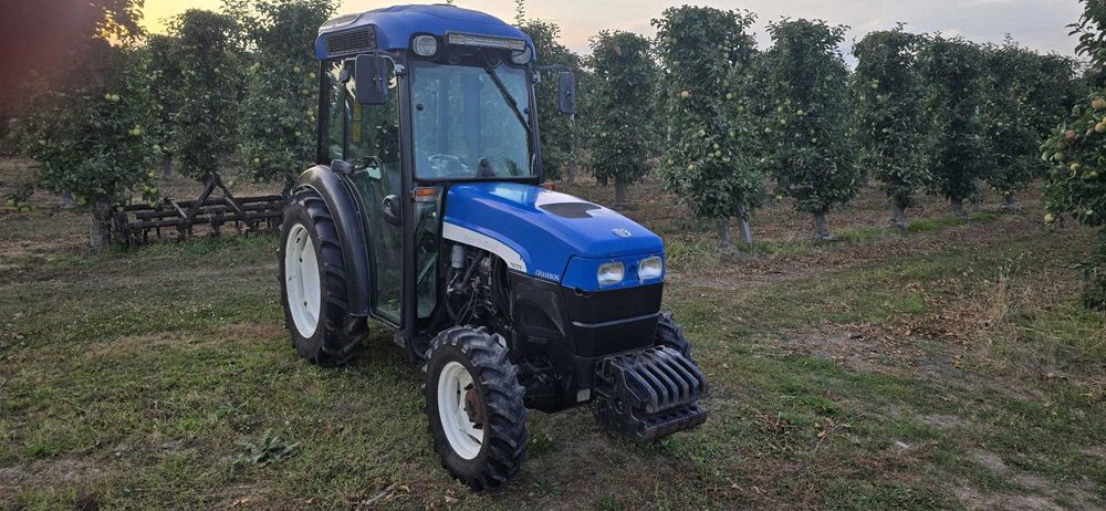 New holland sadowniczy