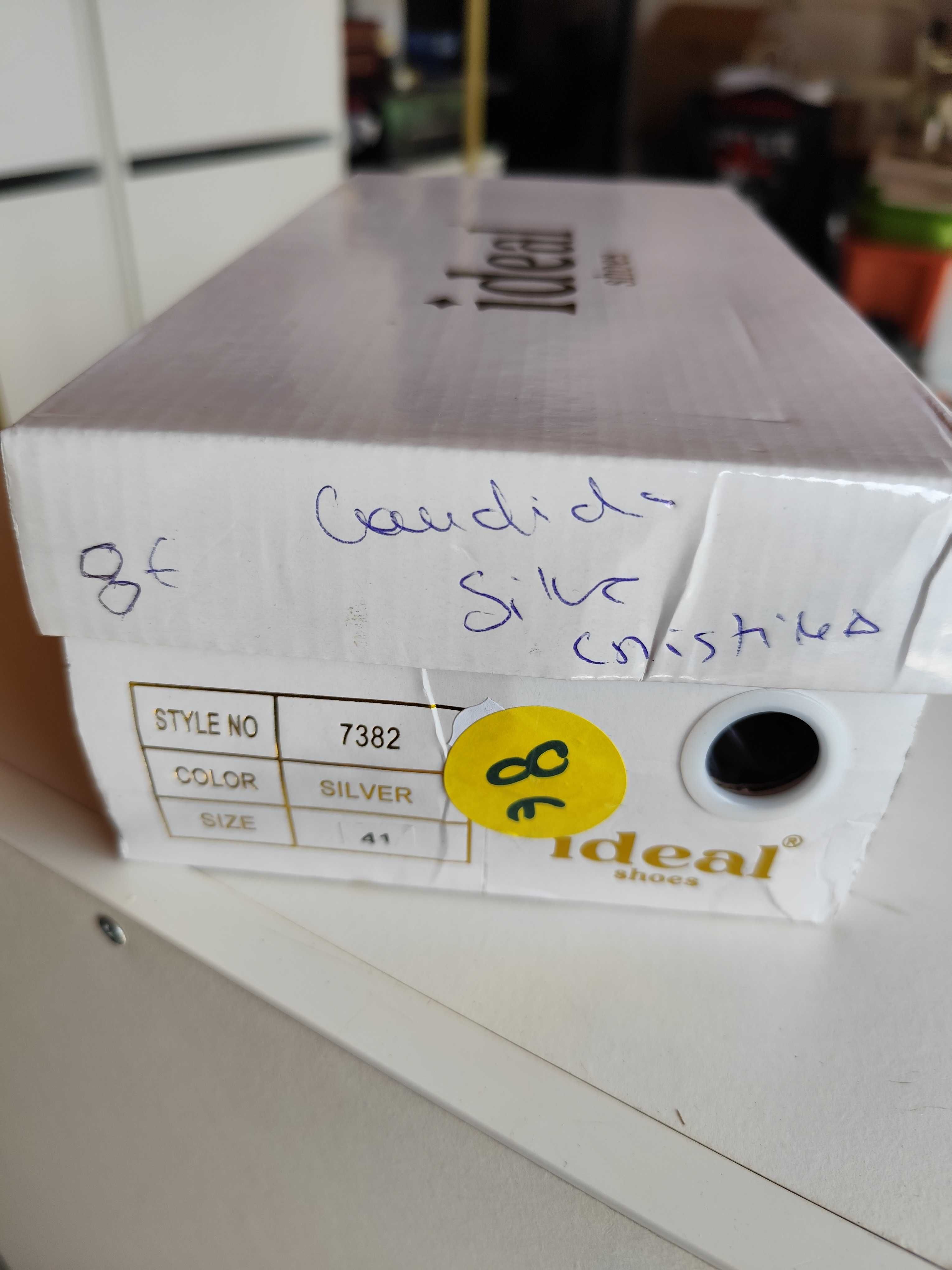 Vário calçado novo