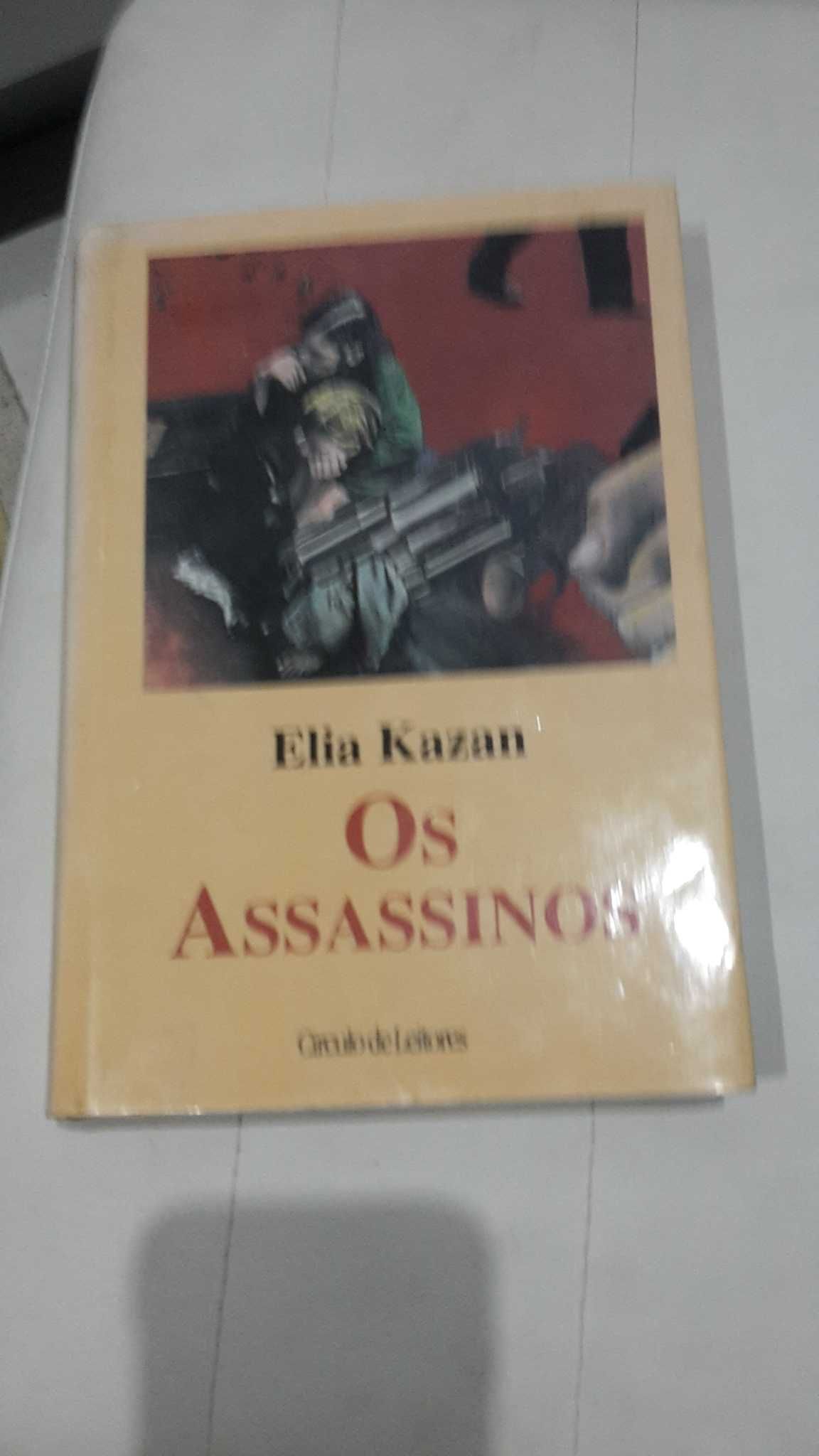 OS ASSASSINOS Êxito Elia Kazan De 392 Pag. Com  8 Fotos