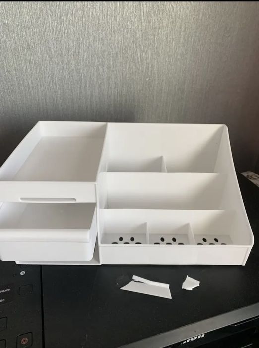 Продам стеллаж для уходовой косметики