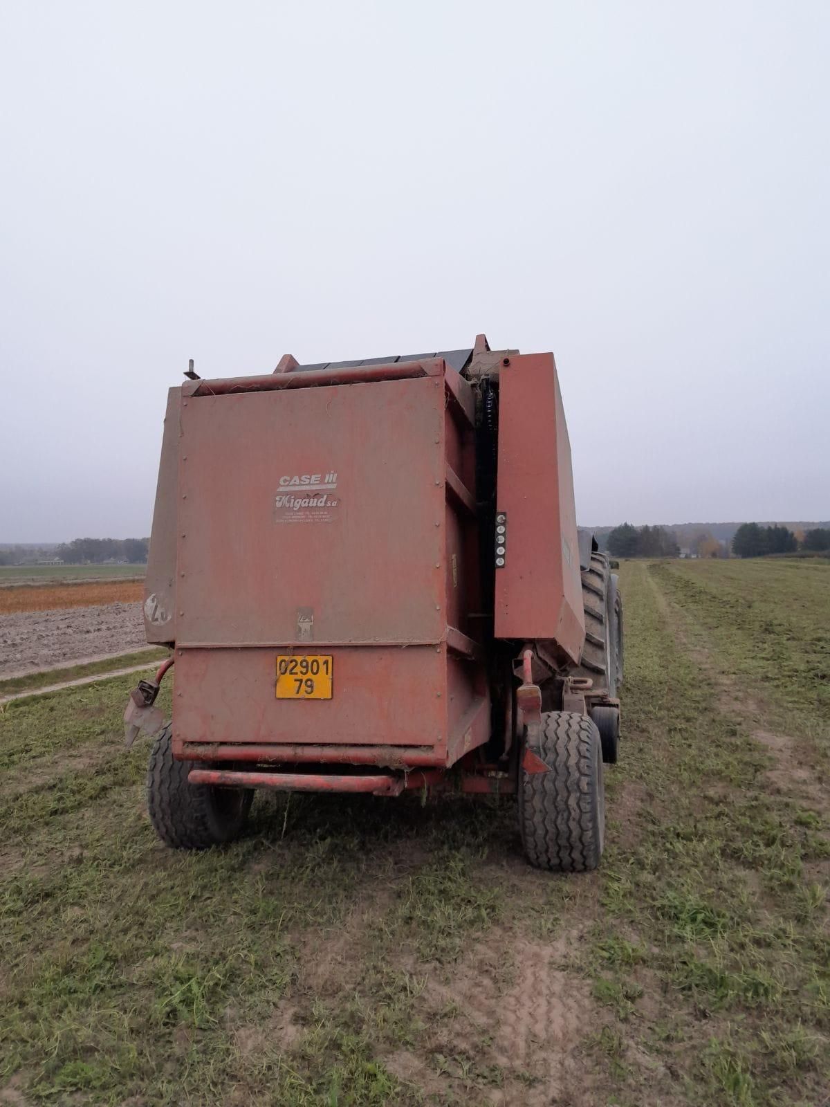 Prasa Case 1218 SV Arobale
