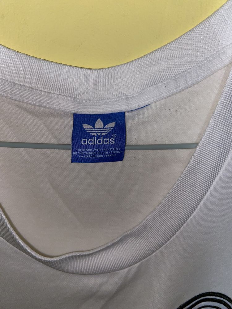 Koszulka Adidas.