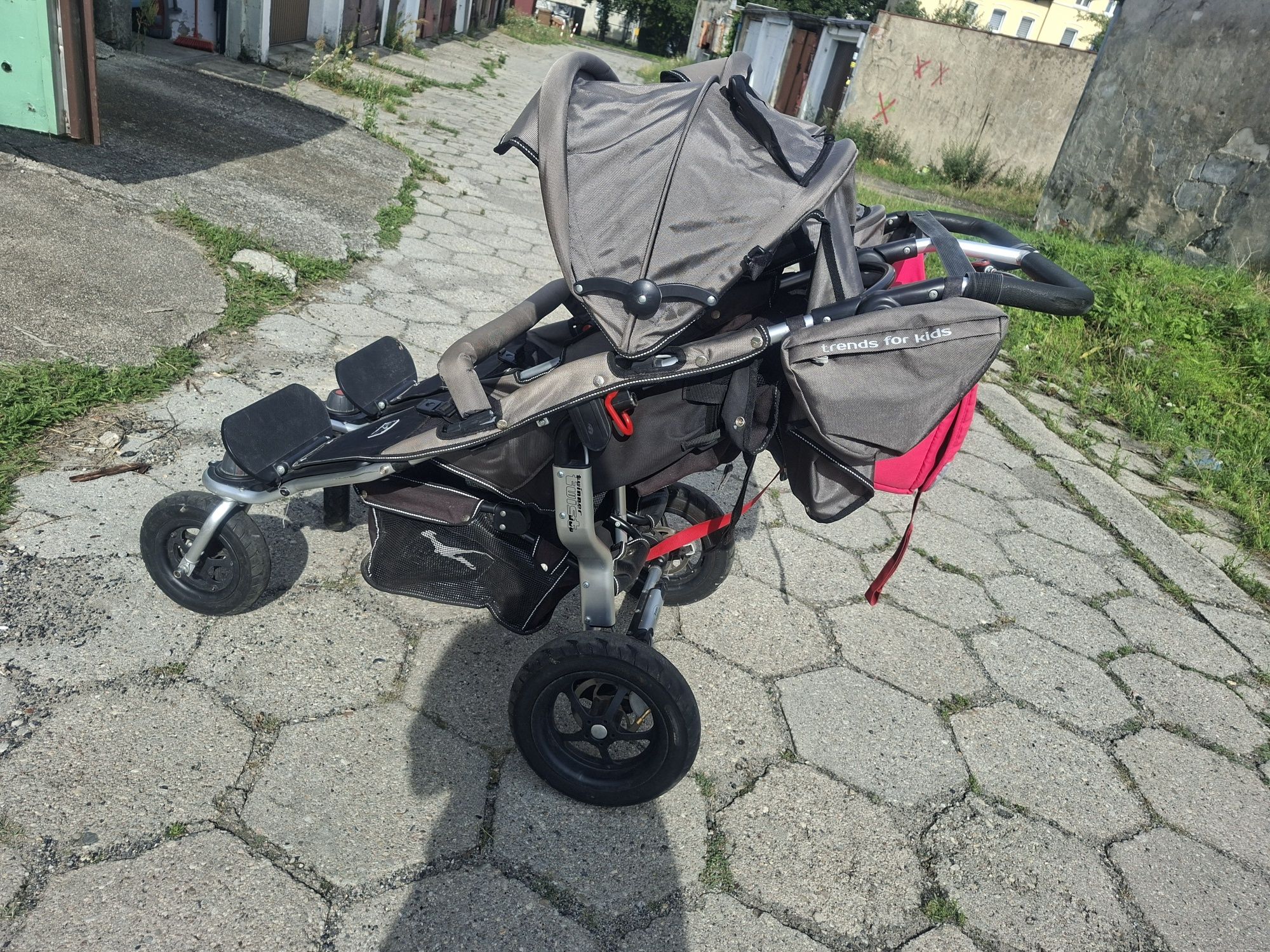 Wózek tfk ze śpiworkami. Rok po roku BLIŹNIAKI