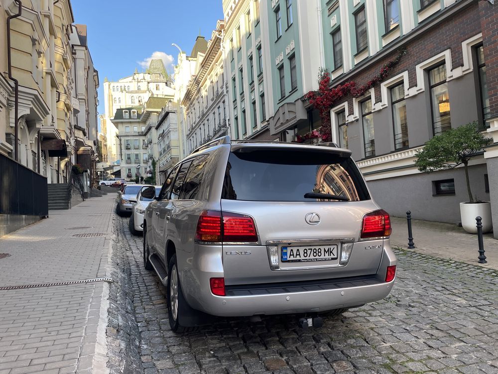 Продам 2011 Lexus LX570