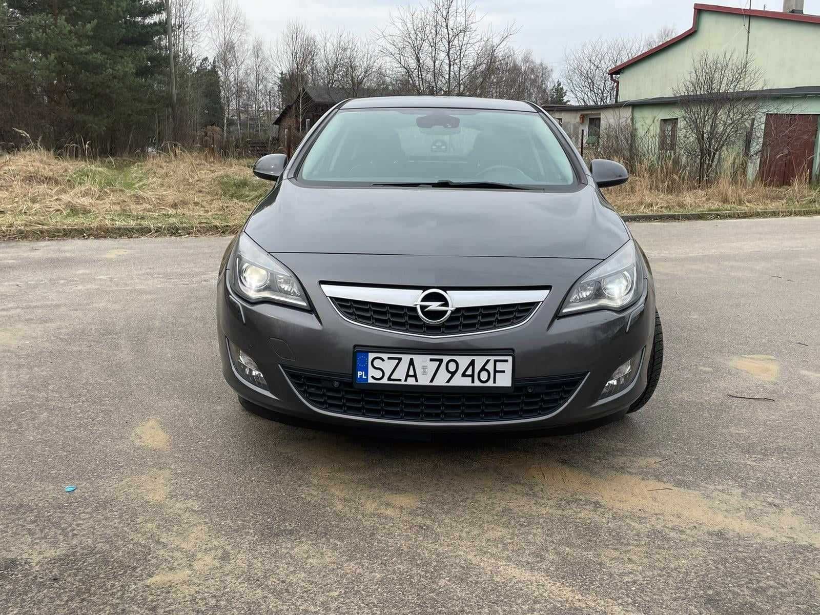 Opel Astra J COSMO 1,6 180 KM