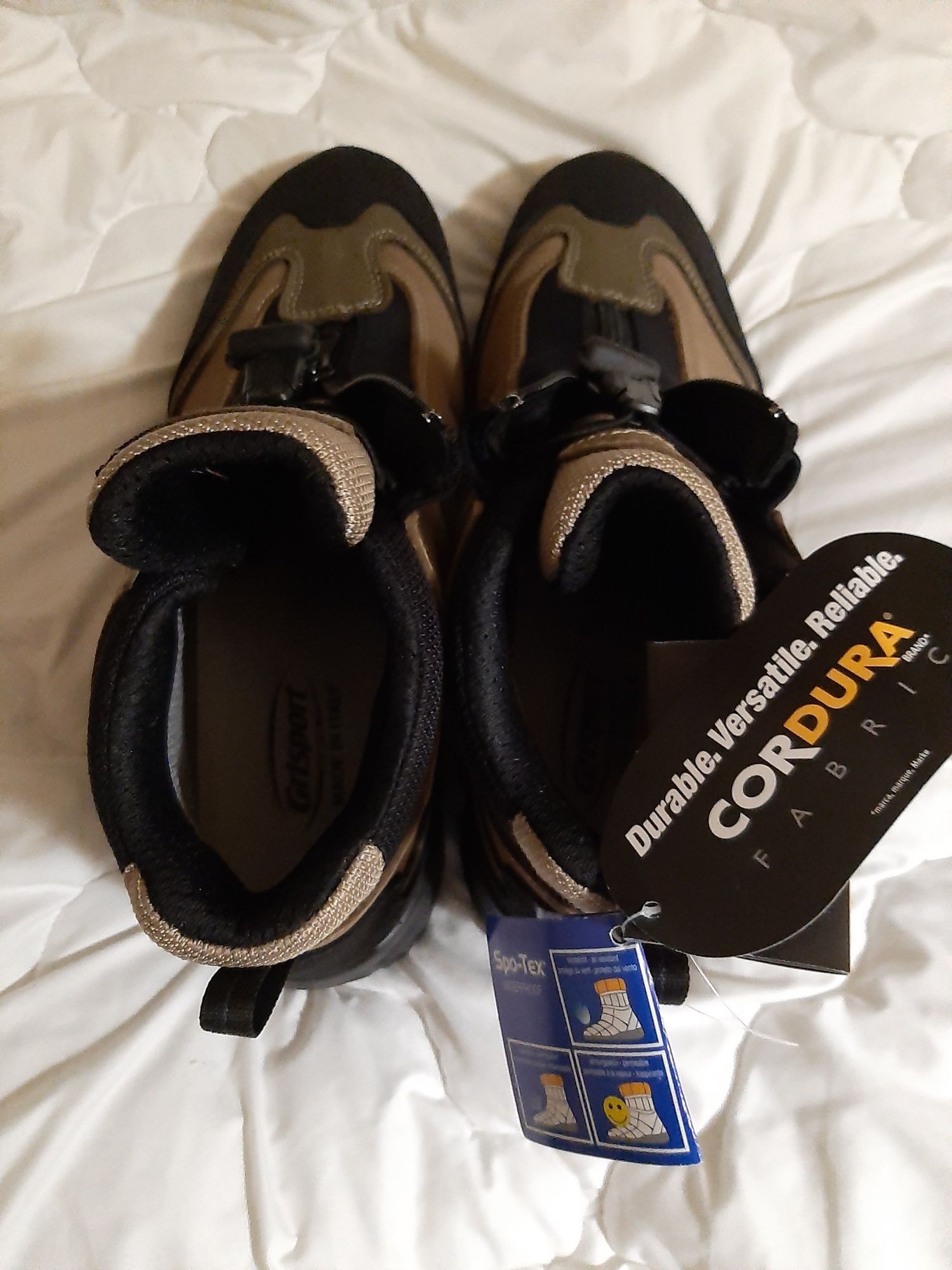 Продам чоботи GRISPORT,подошва VIBRAM,р.44,нубукові,коричневі.