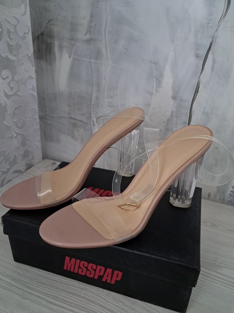Продам босоніжки бренду Misspap, Missguided