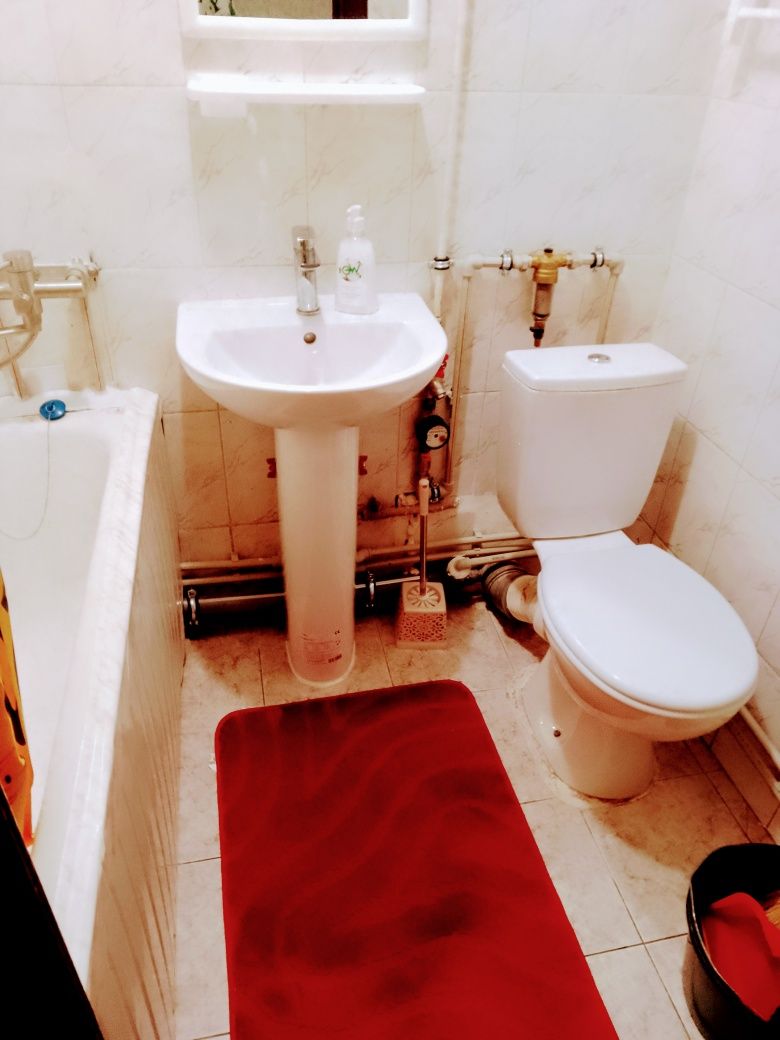 Посуточно 1 к.кв. проспект Центральный 124а, 3эт/9эт, wi-fi, 2 кровати