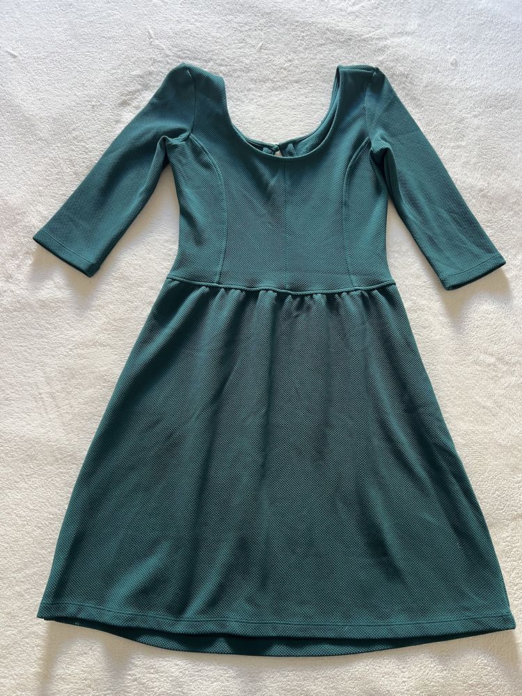 Vestido verde escuro texturado Bershka