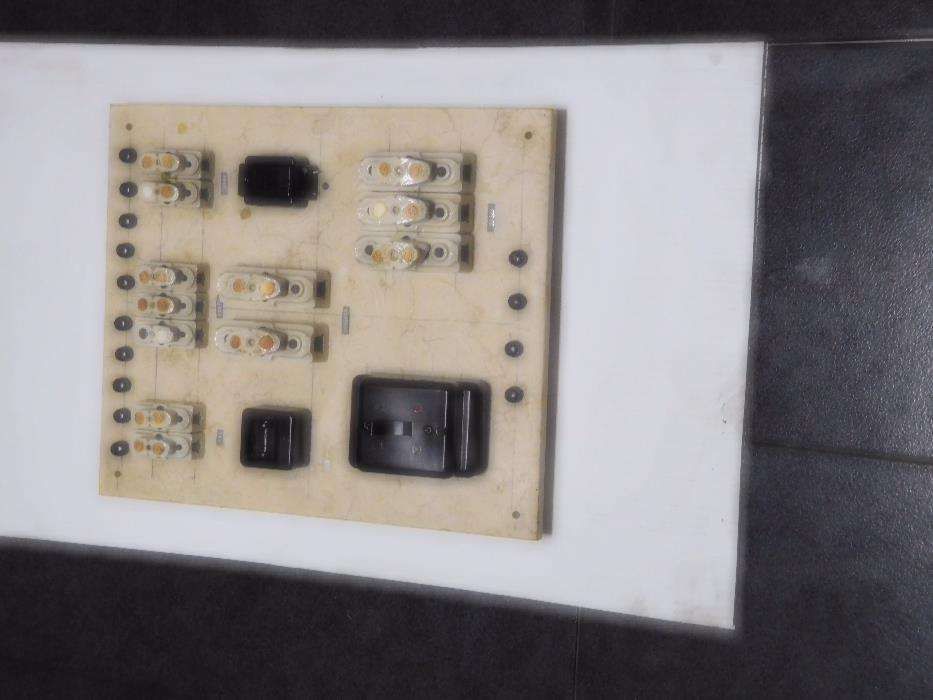 Quadro Electico Antigo e loiça porcelana