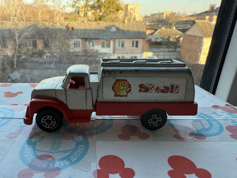 Машинка цистерна моделька Corgi