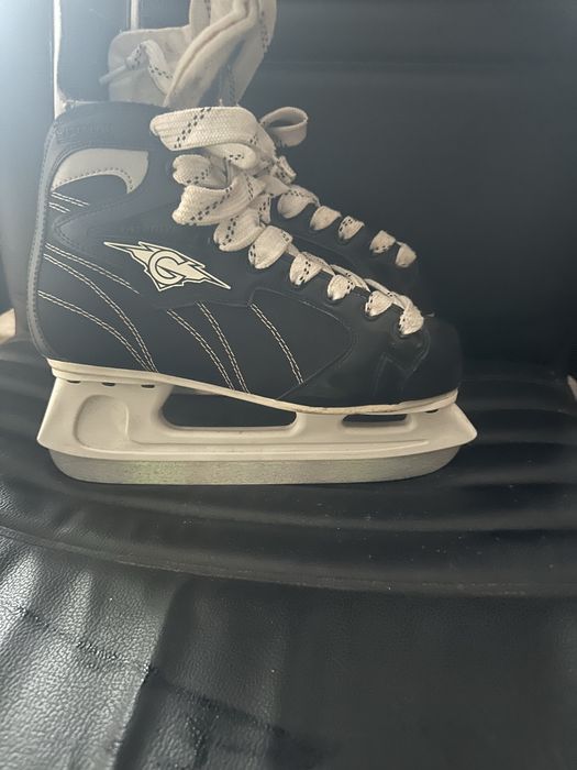 Коньки для льда 2 пары в наличии 39 и 40 размер