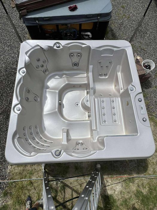 Jacuzzi ogrodowe ( jacuzzi basen spa)