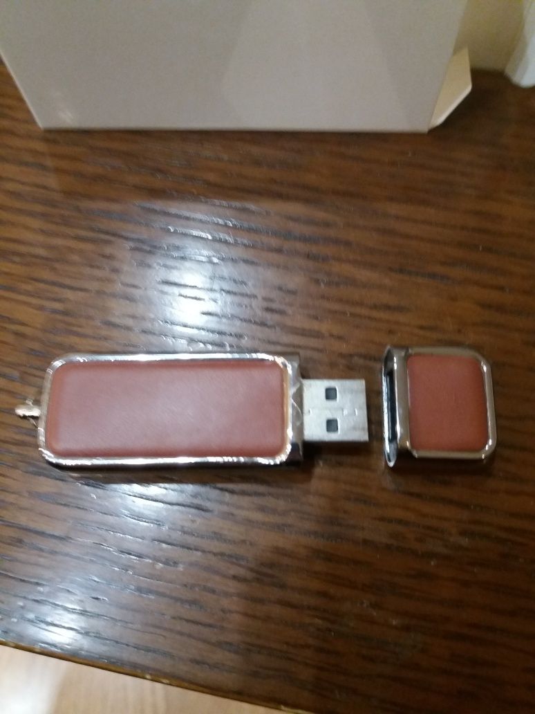 Pamiec Usb 32 Gb, skora.