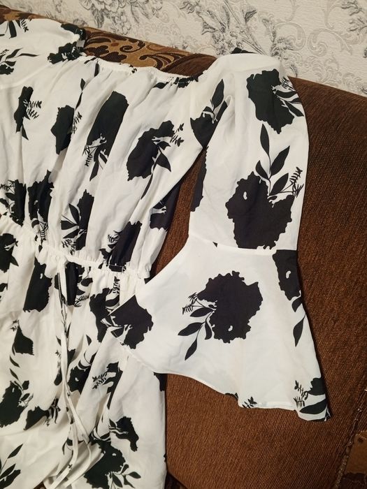 Біле плаття з чорними квітами(Легке літнє) S/M