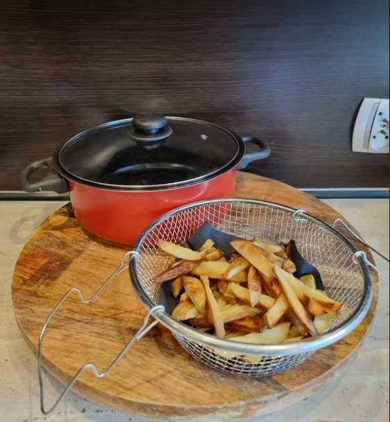 Garnek do smażenia frytek
