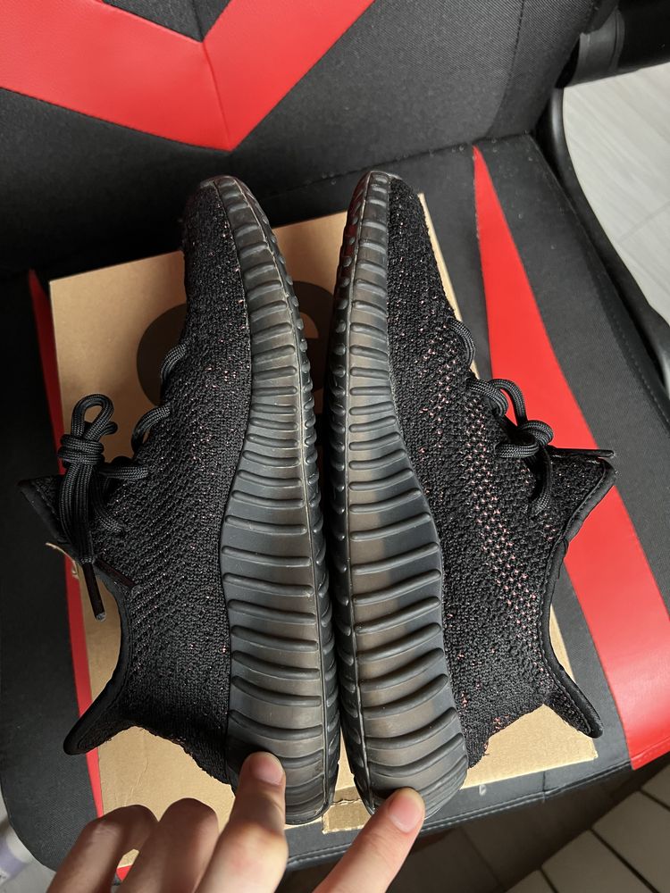 Adidas Yeezy Boost 350 V2 Red Stripe Core Black sneakersy czarne 40