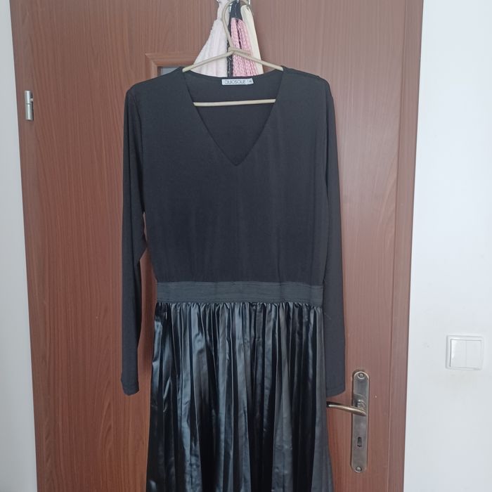 Quiosque sukienka r.44 42 czarna plisowana ekoskóra