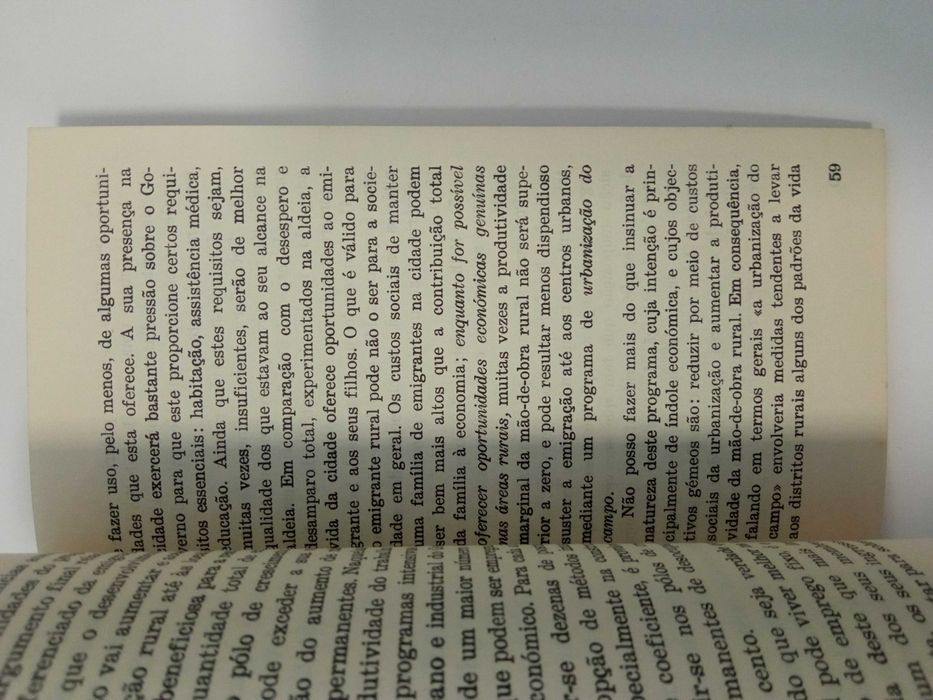 A planificação e os pólos de desenvolvimento, de François Perroux