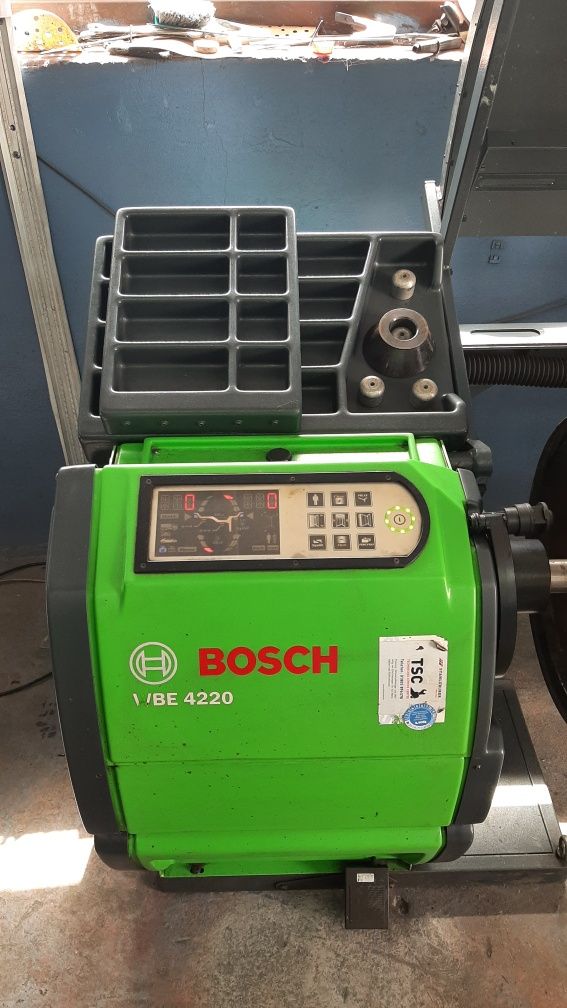 Wyważarka Bosch 4220 automat z niemiec