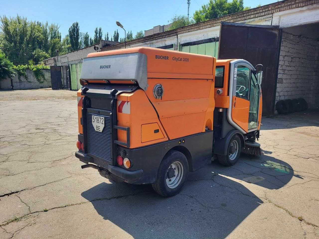Прибирально-вакуумна машина BUCHER CityCat 2020
