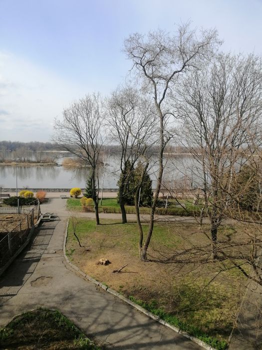 Центр. Оренда 1 кімнатної квартири-студії з видом на Дніпро.