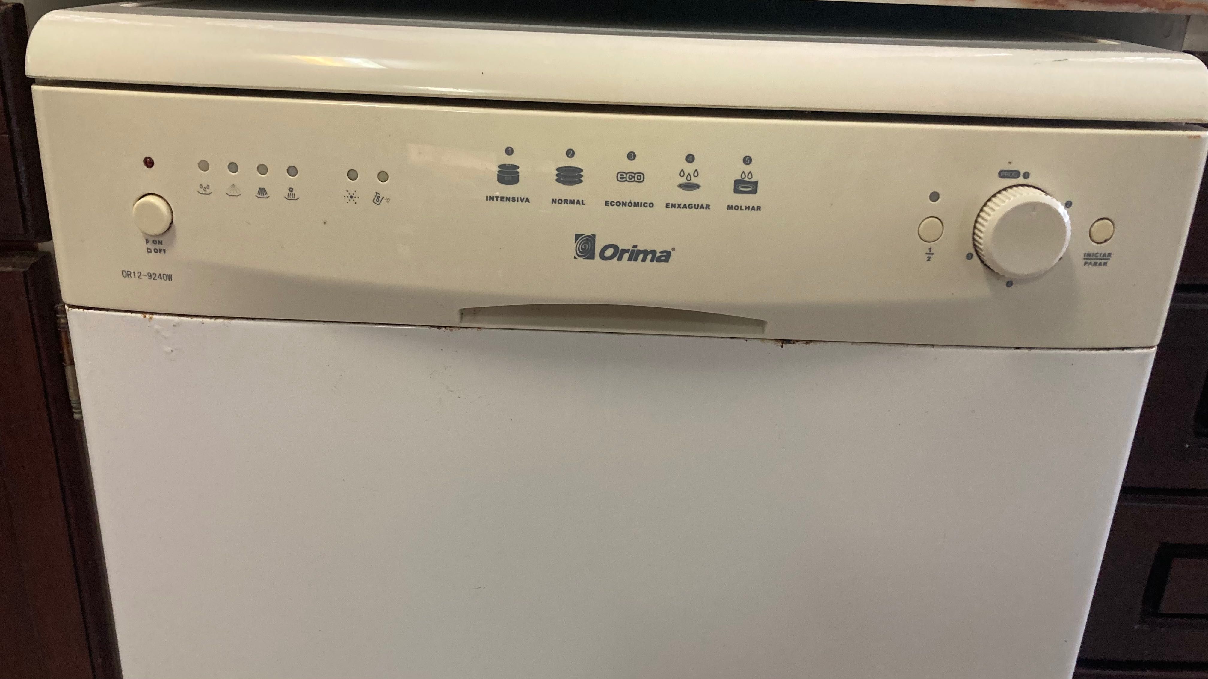 Máquina lavar loiça ORIMA a funcionar