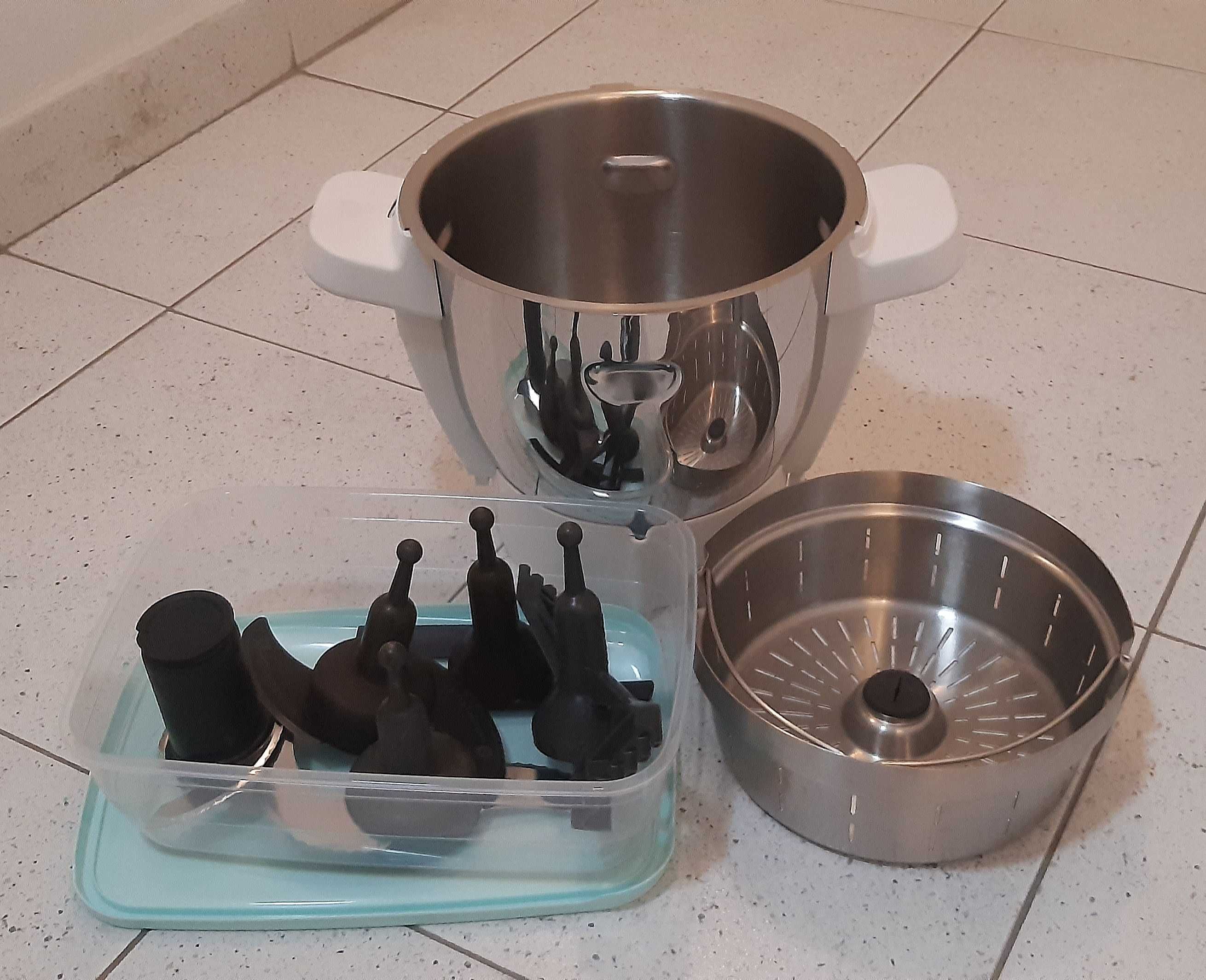 Moulinex Cuisine Companion com dois copos e mini taça