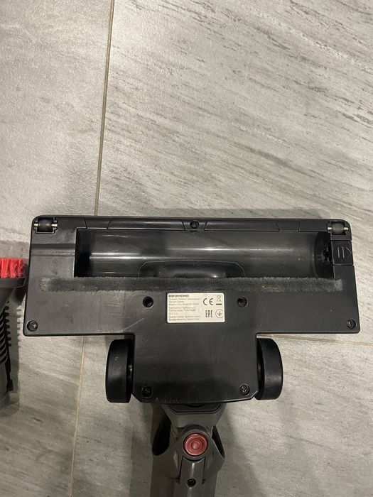 Пылесос Redmond rv ur356