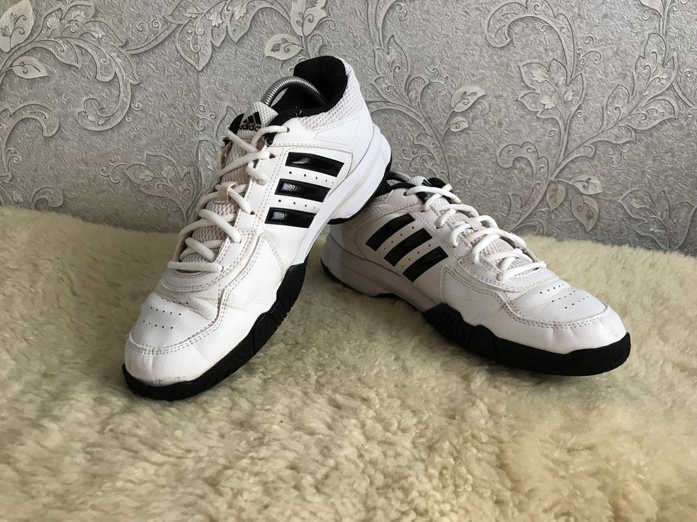 Кроссовки Adidas для волейбола, зала тенниса грунту 42,5 42 27 26,5