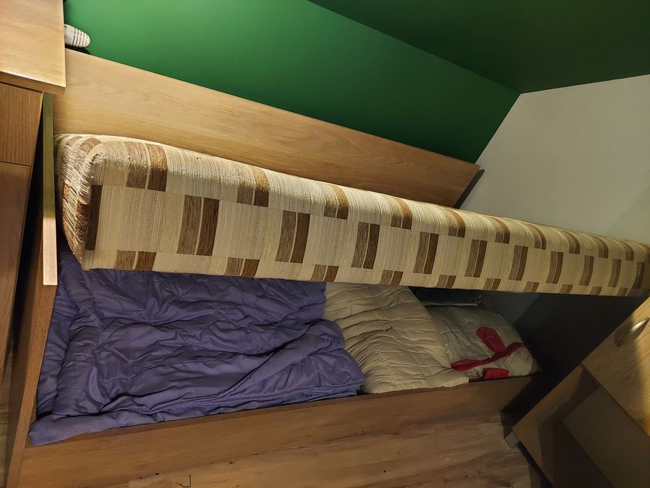 Łóżko jednoosobowe