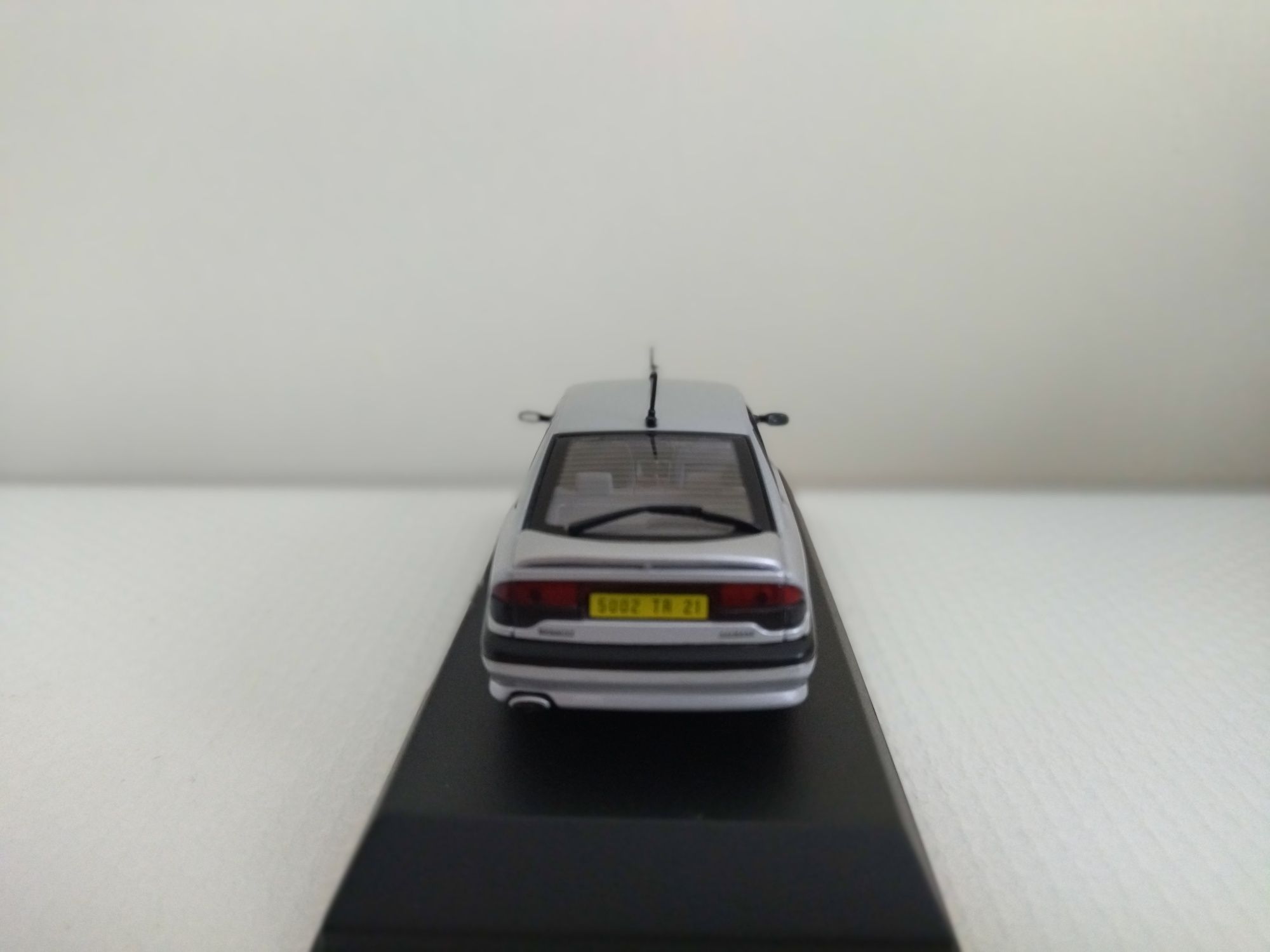 Miniatura Renault Safrane Biturbo Baccara 1/43 Nova