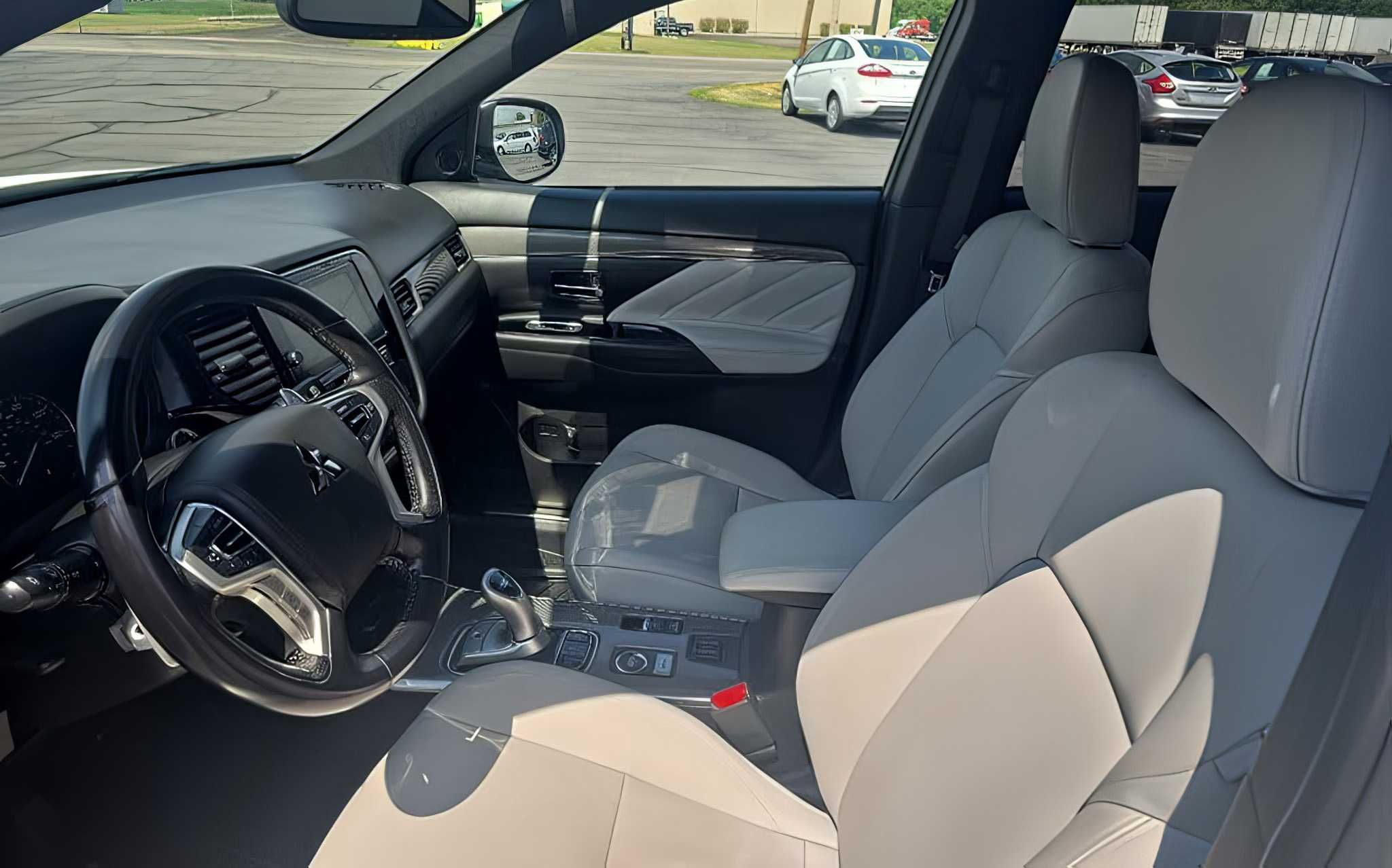 2019 Mitsubishi Outlander Hybrid