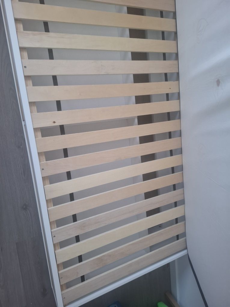 Cama de criança com gavetas 90x190 pouco uso