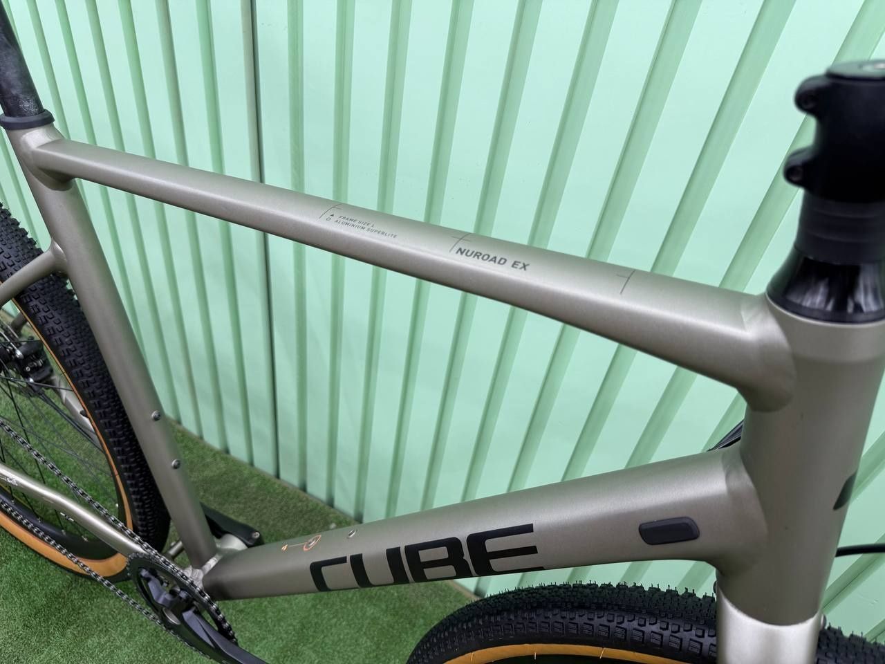 Топовий Гравійник L 28 Cube Nuroad EX 1x11 Shimano GRX гідравлика